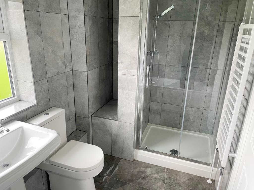 Lot: 9 - WELL-PRESENTED GROUND FLOOR FLAT -